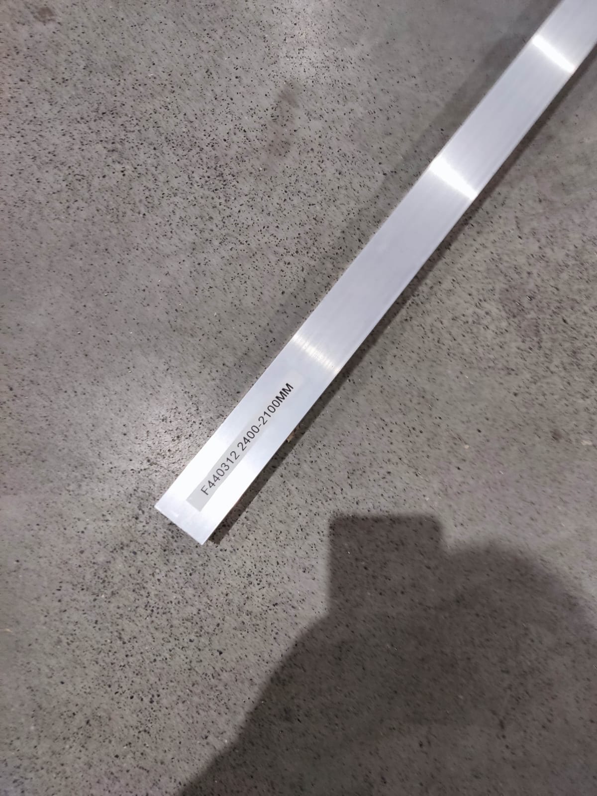 Șină de montaj F806 40x40, 2400mm / OUTLET